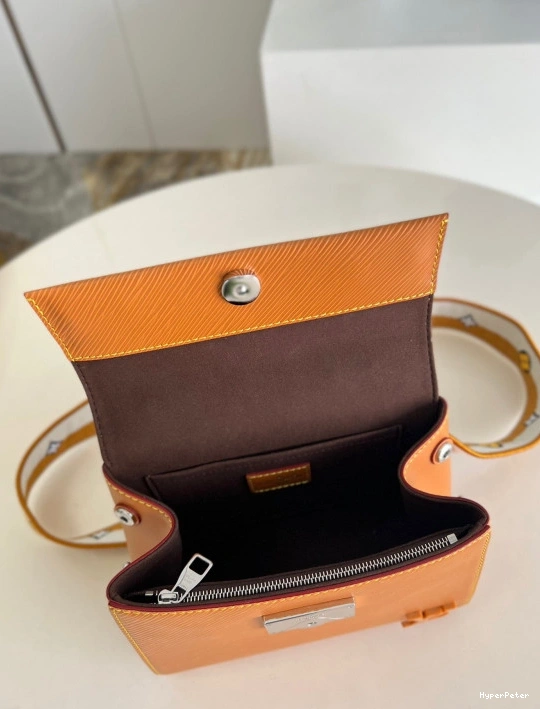 LOUIS MINI VUITTON CHANELUNY 0820